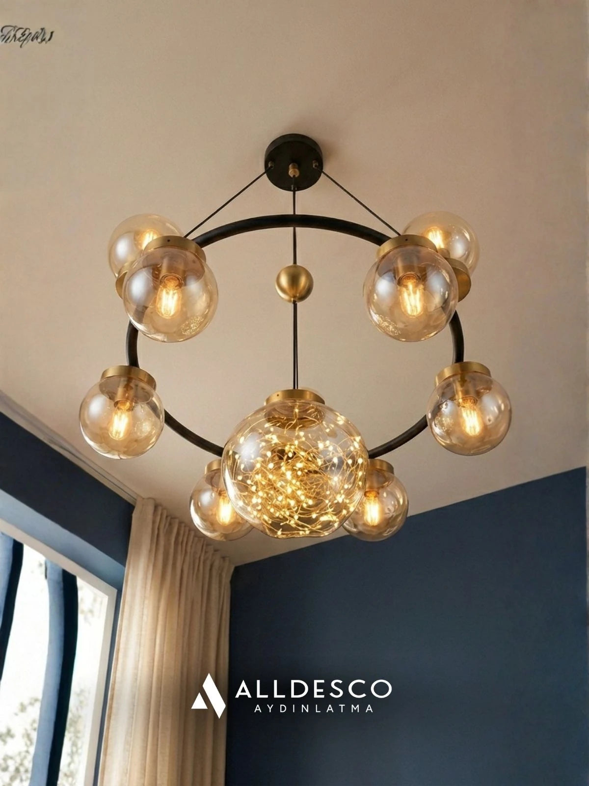 Alldesco Celestra 9’lu Bal Camlı Peri LED Modern Salon Avizesi – Gold Detaylı Siyah Sarkıt Avize