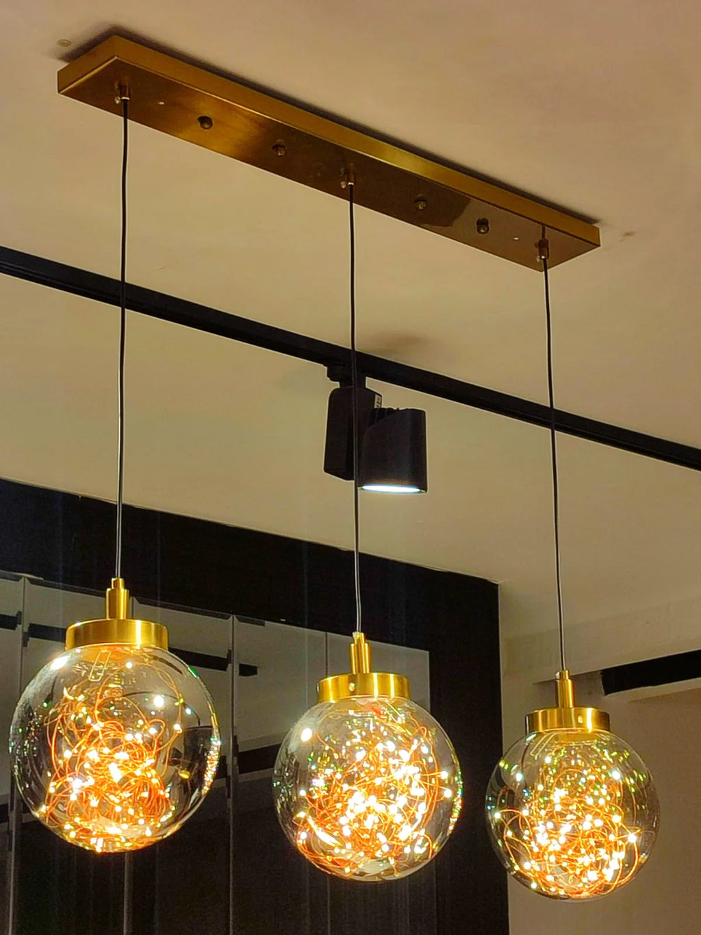 Glow 3’lü Sıralı Peri LED Avize – Cam Küre Dekoratif Yemek Masası Avizesi