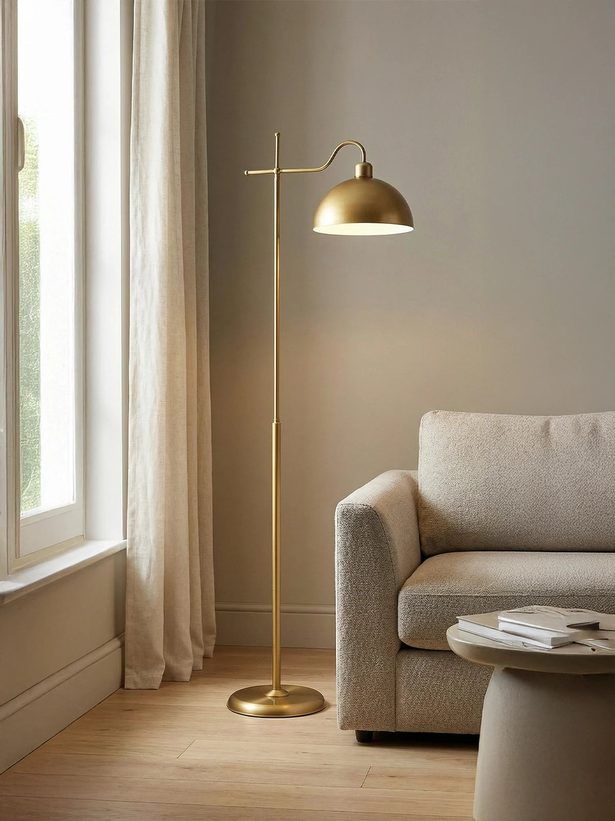 Glorea Metal Lambader – Eskitme Gold & Beyaz | Modern, Dekoratif ve Zarif Yer Aydınlatması