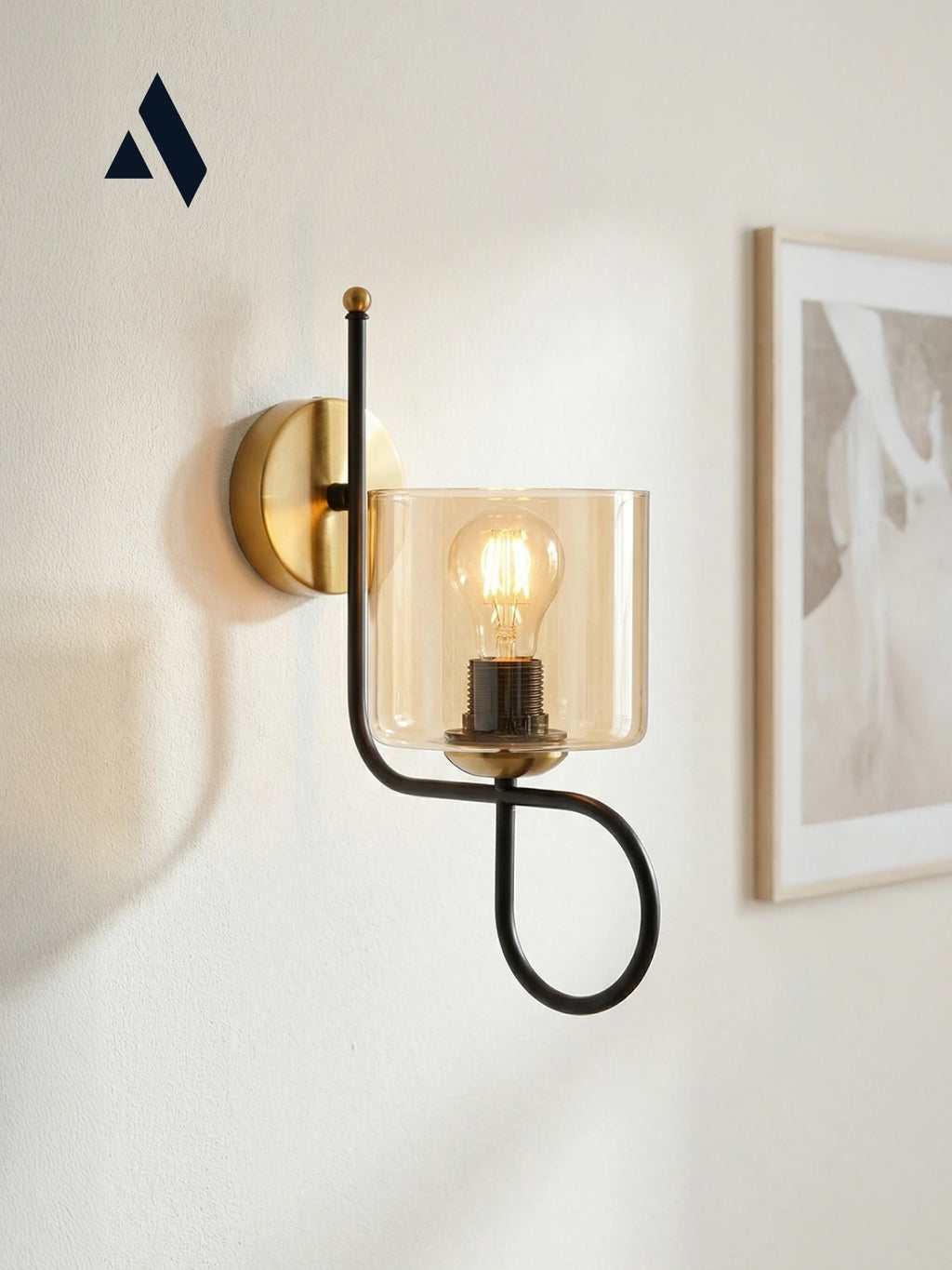 Flow Duvar Apliği – Modern Klasik Tarzda Opal ve Bal Camlı Işıltı
